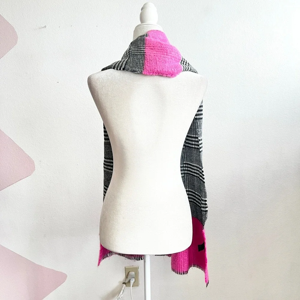 Steve‎ Madden Houndstooth Scarf Chunky Knit Classic Cozy Retro Preppy